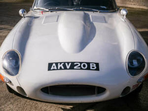 Bild 44/50 von Jaguar E-Type 4.2 (1964)