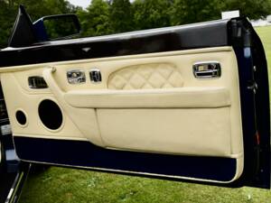 Image 35/50 of Bentley Azure Mulliner (2003)