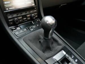 Image 11/50 of Porsche Boxster Spyder (2016)