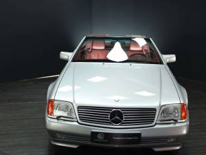 Image 9/30 of Mercedes-Benz 500 SL (1992)