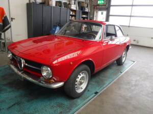 Immagine 35/50 di Alfa Romeo Giulia GT 1300 Junior (1972)