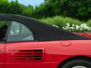 Image 37/50 of Ferrari Mondial T (1991)