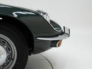 Bild 12/15 von Jaguar E-Type V12 (2+2) (1971)