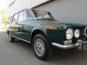 Image 20/99 of Alfa Romeo 1750 Berlina (1970)
