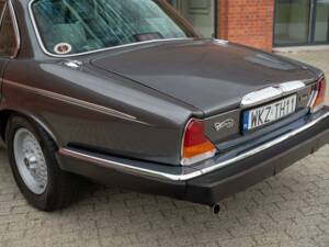 Bild 6/88 von Daimler Double Six (1990)