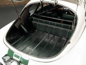 Image 17/19 of Aston Martin DB 2&#x2F;4 Mk I (1955)