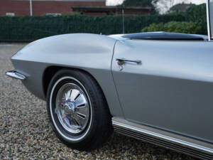 Image 38/50 of Chevrolet Corvette Sting Ray Convertible (1964)