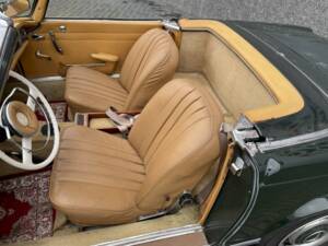 Image 14/36 of Mercedes-Benz 230 SL (1966)