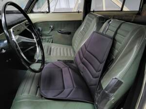 Image 4/5 of Volvo Amazon (1966)