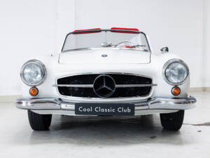 Image 2/31 of Mercedes-Benz 190 SL (1961)