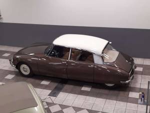 Image 6/15 of Citroën DS 20 (1971)