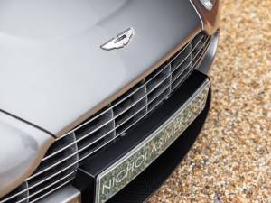 Immagine 17/50 di Aston Martin V12 Vantage (2011)