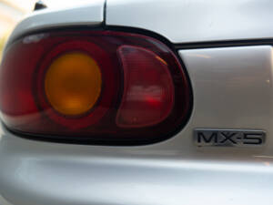 Bild 26/47 von Mazda MX-5 1.6 (2002)