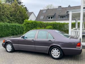 Image 8/20 of Mercedes-Benz 400 SE (1993)