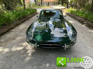 Image 3/10 of Jaguar E-Type 4.2 (1967)