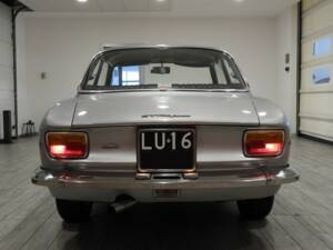 Bild 13/15 von Alfa Romeo Giulia 1600 GT Junior (1972)