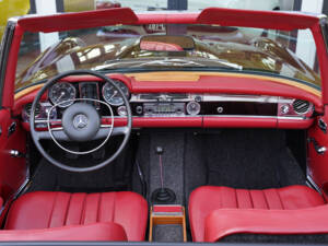 Image 21/50 de Mercedes-Benz 280 SL (1969)