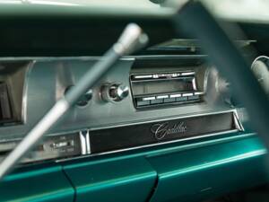 Image 37/48 of Cadillac Coupe DeVille (1962)