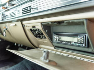 Image 123/135 de Lincoln Continental Convertible (1965)