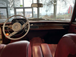 Imagen 7/15 de Mercedes-Benz 250 SE (1966)