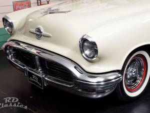 Image 34/50 of Oldsmobile 98 Starfire (1956)