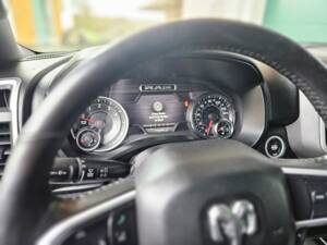 Image 33/62 of Dodge Ram 1500 (2020)