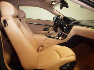 Image 21/22 of Maserati GranTurismo 4.2 (2008)