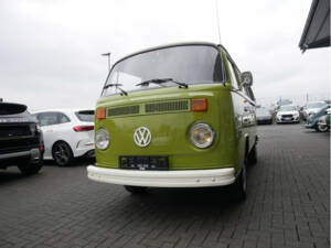Immagine 3/21 di Volkswagen T2b Deluxe (1975)