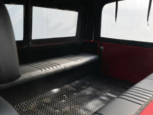 Image 34/38 of Land Rover 110 (1989)