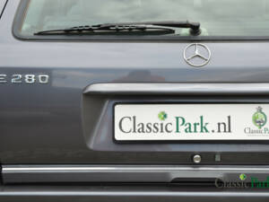 Bild 42/44 von Mercedes-Benz E 280 T (1994)