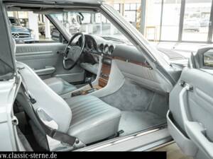 Image 15/15 of Mercedes-Benz 560 SL (1988)