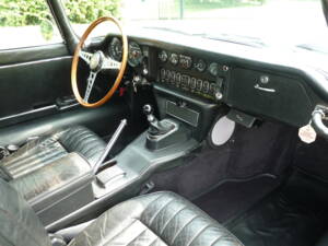 Image 11/22 de Jaguar E-Type (1968)