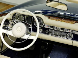 Image 11/21 of Mercedes-Benz 280 SL (1969)