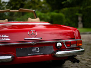 Image 22/54 de Mercedes-Benz 280 SL (1968)