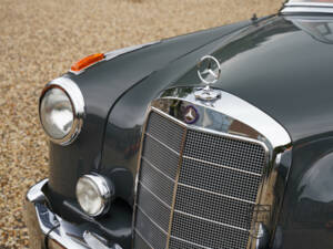 Afbeelding 14/50 van Mercedes-Benz 220 SE Cabriolet (1960)