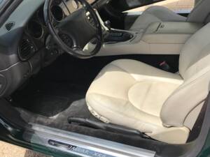 Image 14/22 of Jaguar XK8 4.0 (1996)