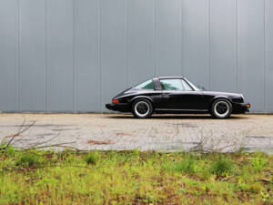 Image 2/67 de Porsche 911 2.7 S (1977)