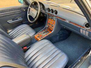 Image 34/77 of Mercedes-Benz 280 SL (1984)