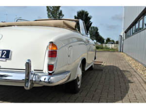 Image 17/35 of Mercedes-Benz 220 SE Cabriolet (1959)