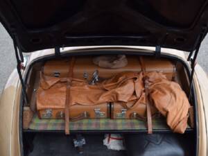 Bild 9/12 von Mercedes-Benz 220 Cabriolet A (1952)