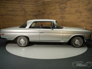 Bild 3/5 von Mercedes-Benz 280 SE (1970)