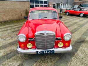 Image 34/50 of Mercedes-Benz 190 Db (1961)