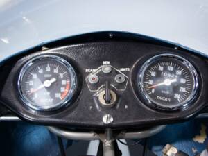 Immagine 9/50 di Ducati DUMMY (1977)