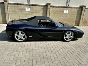 Imagen 5/7 de Ferrari F 355 Spider (1999)