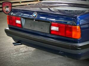 Image 75/86 de BMW 318i (1994)