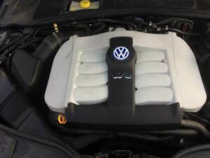 Bild 23/32 von Volkswagen Passat 4.0 W8 (2002)