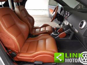 Image 4/10 of Audi TT 1.8 T quattro (2000)