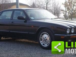 Bild 5/7 von Jaguar XJ6 3.2 Sport (1995)