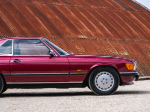Immagine 15/36 di Mercedes-Benz 300 SL (1989)