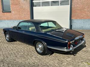 Bild 2/7 von Daimler Sovereign 4.2 (1976)